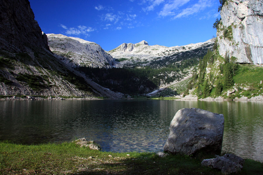 Krnsko jezero I.
Jutro ob Krnskem jezeru.
Ključne besede: krn krnsko jezero