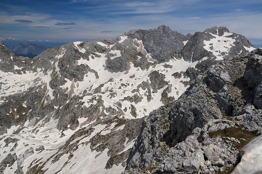 Razgled z Gamsovca
Razgled z Bovškega Gamsovca proti Križu in Stenarju.
Ključne besede: bovški gamsovec križ stenar