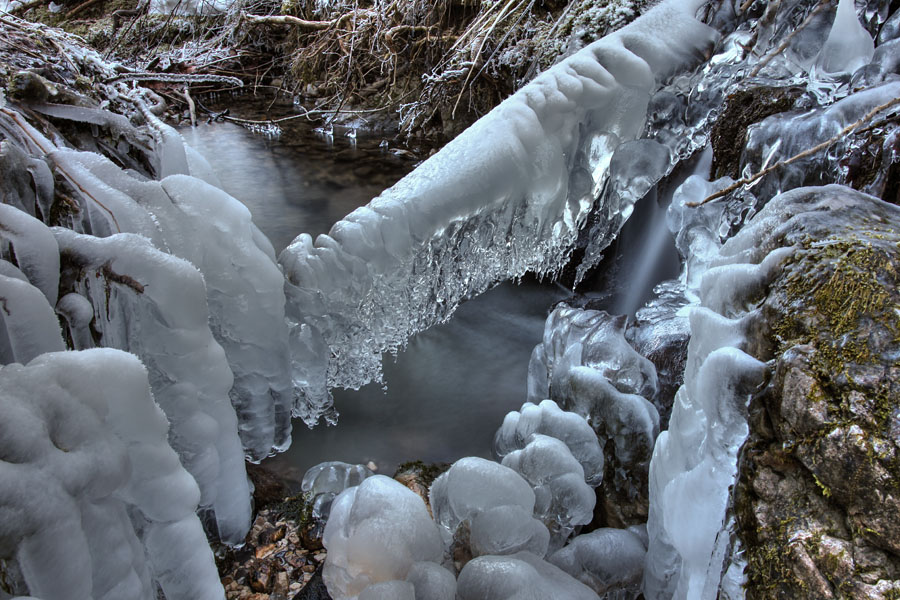 Ledeni tolmun
Eden od številnih potokov na Dobravi.
Ključne besede: bohinj dobrava