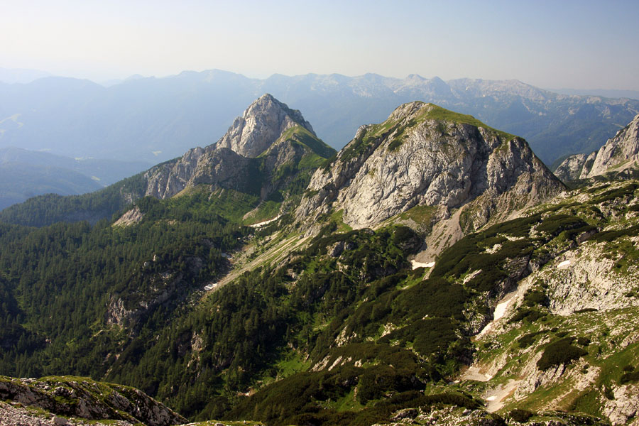 Jezerski in Prevalski Stog
Pa še dva Bohinjska stogova. S poti na Mišelj vrh.
Ključne besede: jezerski prevalski stog mišelj vrh