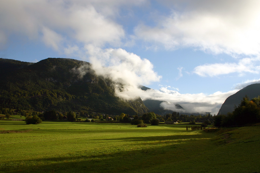 Fužinarsko polje
Fužinarsko polje.
Ključne besede: fužinarsko polje bohinj jesen