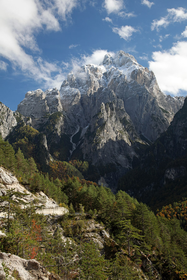 Montaž VI.
Montaž z doline Dunja.
Ključne besede: montaž dunja dogna
