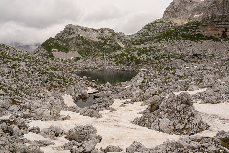 Rjavo jezero in Vodnikov vršac
Rjavo jezero in Vodnikov vršac.
Ključne besede: rjavo jezero vodnikov vršac prehodavci