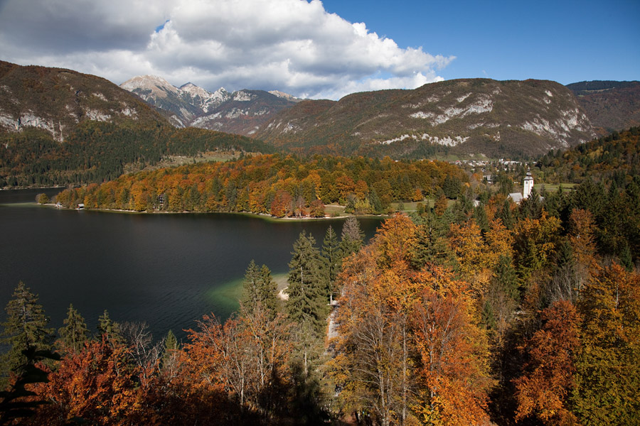 Bohinj
Z razglednika na Skalci.
Ključne besede: bohinj jezero