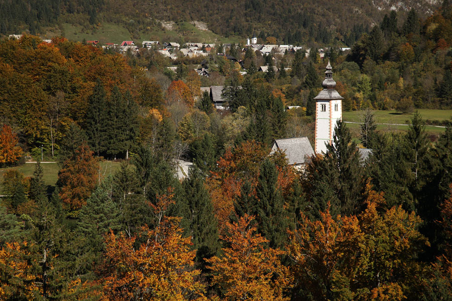 Bohinj
Z razglednika na Skalci.
Ključne besede: bohinj jezero sv. janez