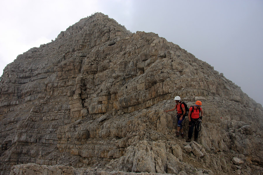 Pod vrhom
Zadnji metri proti vrhu Tofane di Mezzo so bolj enostavni.
Ključne besede: tofana di mezzo ferata ferrata gianni aglio dolomiti