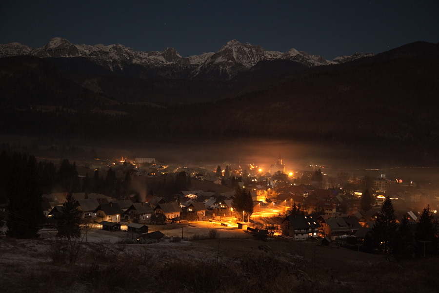 Bohinjska Bistrica
Bohinjska Bistrica ob polni luni.
Ključne besede: bohinjska bistrica bohinj