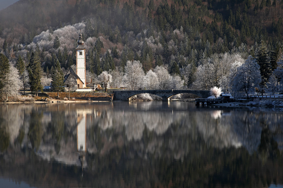 Bohinj III.
Ko posveti sonce.
Ključne besede: bohinj jezero sv. janez