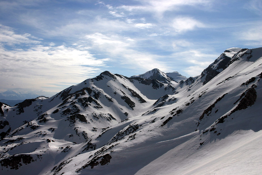 Nad planino Suha
Vzpon na sedlo Čez Suho nad planino Suha. Levo spredaj Špik (ja, tudi v Bohinju ga imamo) zadaj pa Mali in Velike Raskovec.
Ključne besede: čez suho špik mali veliki raskovec