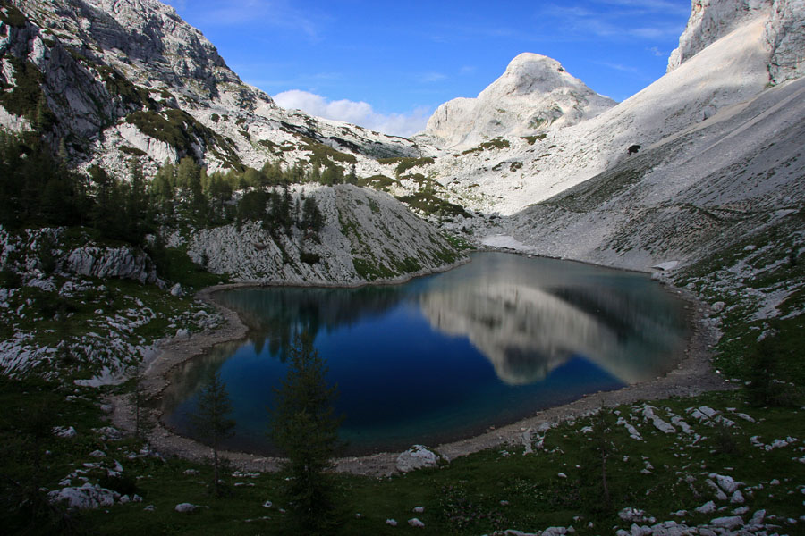 Modrina II.
Modrina jezera ledvička. Zadaj je Poprovec.
Ključne besede: jezero ledvička poprovec dolina triglavskih jezer