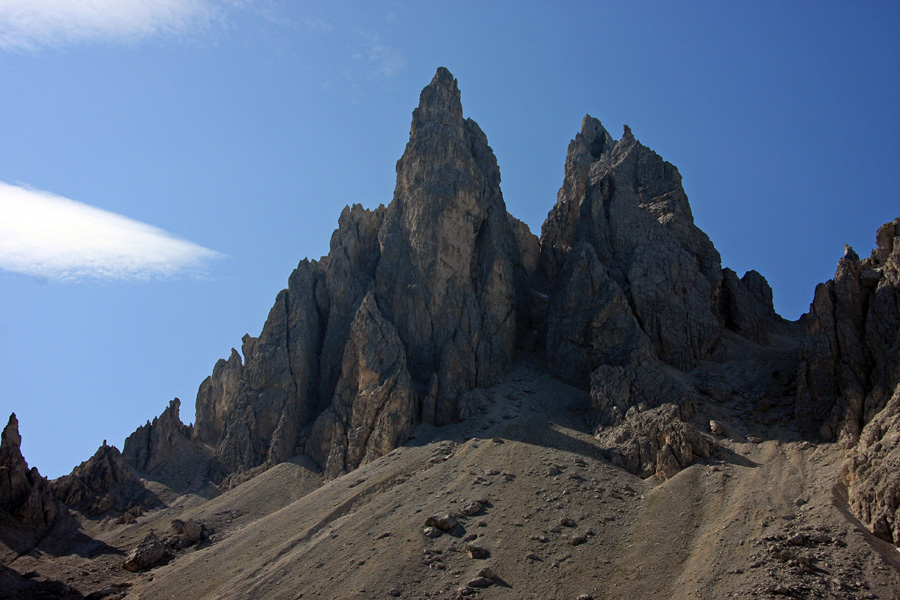 C. Cadin de la Neve
Drzna špica C Cadin de la Neve.
Ključne besede: cima cadin de la neve dolomiti