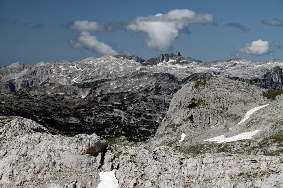 Krn
S Srednjega Vogle, preko Kopice proti Krnu.
Ključne besede: srednji vogel kopica krn