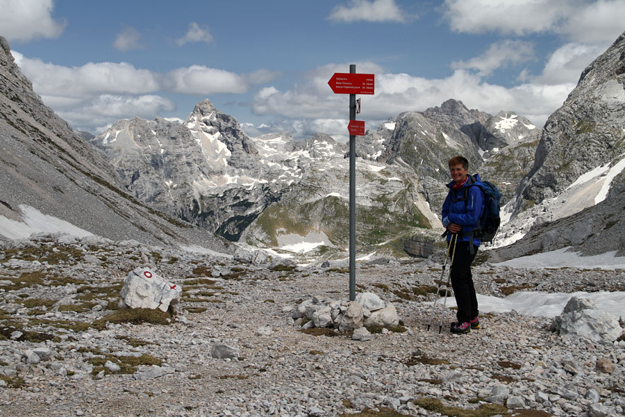 Boljša polovica na sedlu Vrata
Nove čevlje na ogled postavi :)
Ključne besede: sedlo vrata