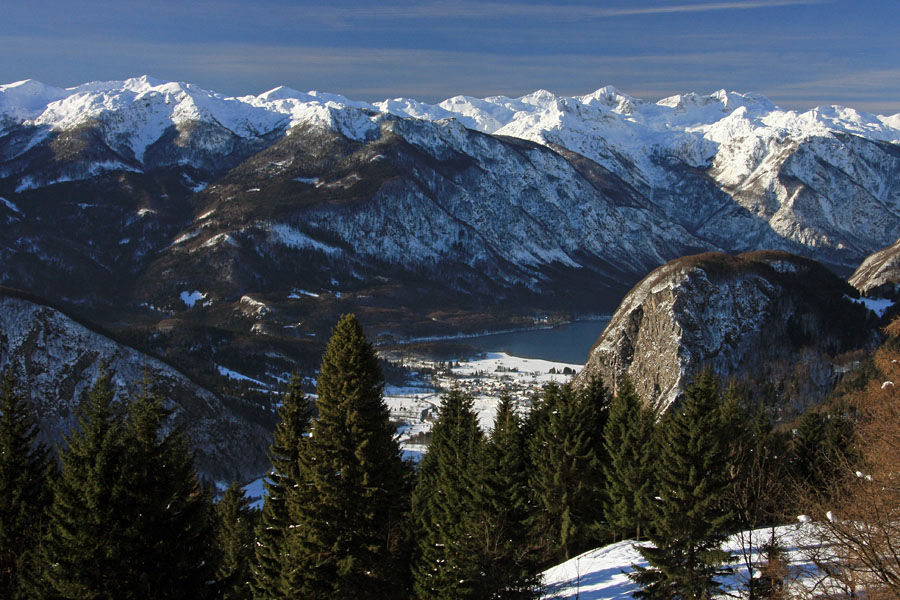 Z Javornice
S planine Javornica.
Ključne besede: planina javornica bohinj studor spodnje južne bohinjske gore