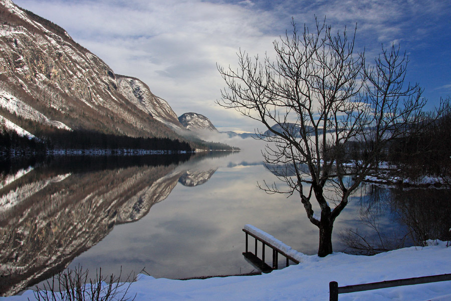 Zimski dan III.
Utrinek z Ukanca.
Ključne besede: bohinj bohinjsko jezero