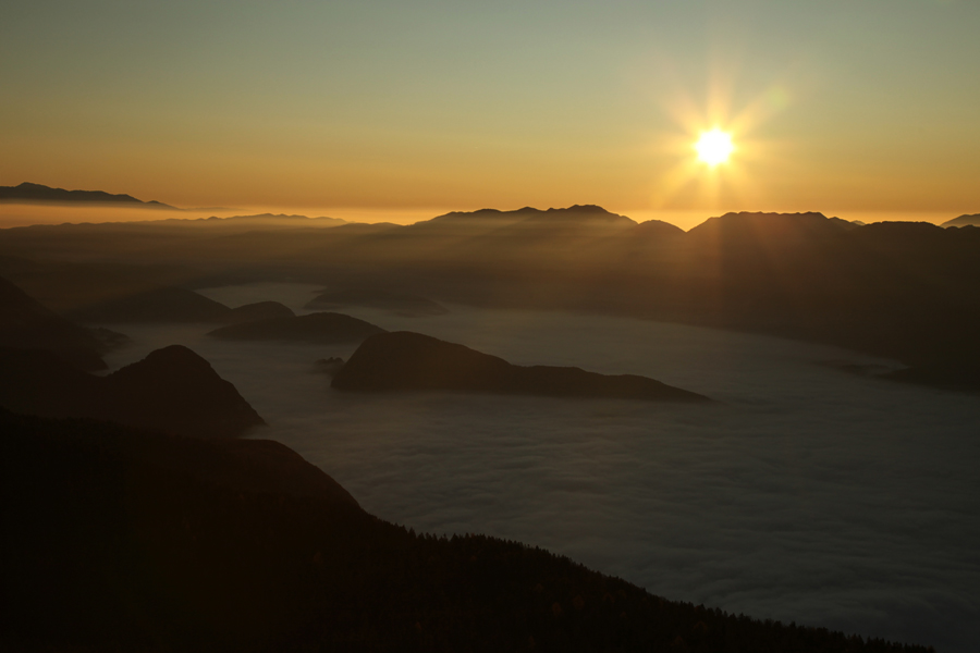 Jutro na Pršivcu II.
Jutro na Pršivcu.
Ključne besede: pršivec bohinjska kotlina