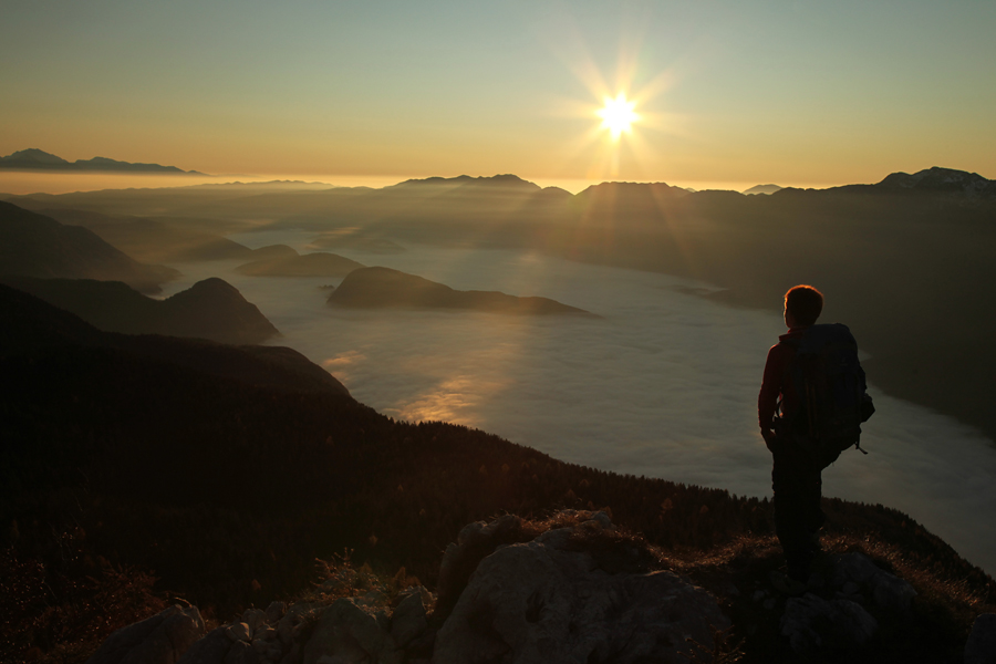Jutro na Pršivcu I.
Jutro na Pršivcu in megleno morje v Bohinjski kotlini.
Ključne besede: pršivec bohinjska kotlina