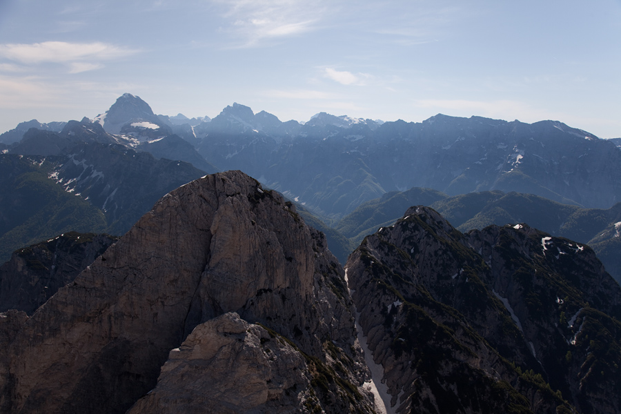 Z Lepe glave
Soseda Visoka polica in Mangart ter Jalovec.
Ključne besede: lepa glava vetta bella visoka polica mangart jalovec