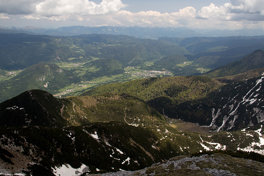 Z Malega Raskovca
Pogled na Gradovec, planino Poljano in Bohinjsko dolino.
Ključne besede: mali raskovec gradovec planina poljana bohinjska kotlina
