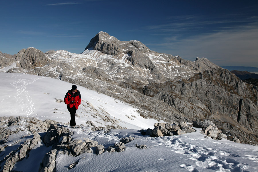 Sprehod po Debelem vrhu
Sprehod z razgledom po zasneženem Debelem vrhu.
Ključne besede: debeli vrh triglav